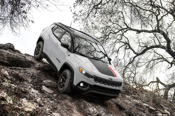A 2025 Jeep Compass goes offroading.